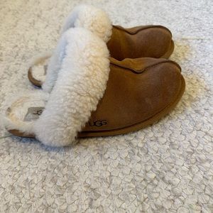 Ugg Women’s Slippers Size 7